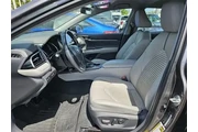 $23990 : Toyota Camry 2022 SE 4dr Sed thumbnail