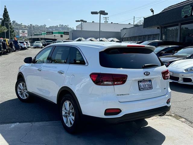 $17995 : 2019 Sorento image 7