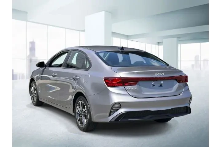 $15999 : Kia Forte 2024 LXS 4dr Sedan image 3