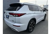 $20899 : Mitsubishi Outlander 2022 AW thumbnail