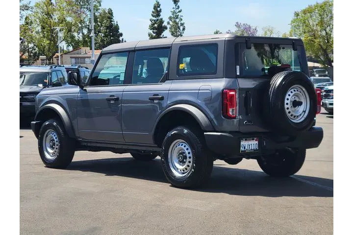 $39988 : Ford Bronco 2025 4x4 Base 4d image 2