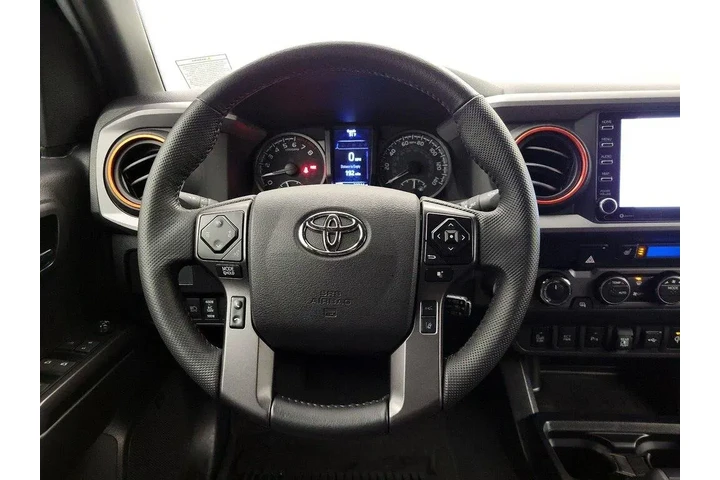 $39998 : Toyota Tacoma 2022 4x4 TRD S image 10