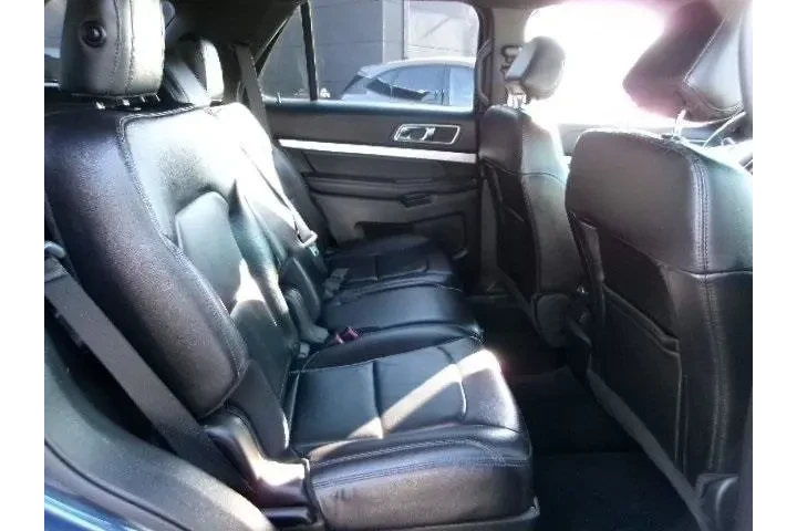 $19868 : Ford Explorer 2017 AWD XLT 4 image 4