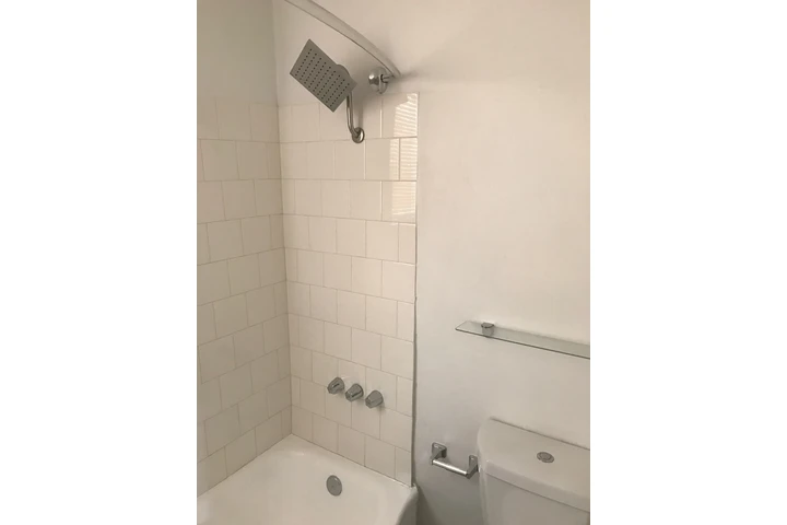 $1850 : 116 Glendale Blvd image 2