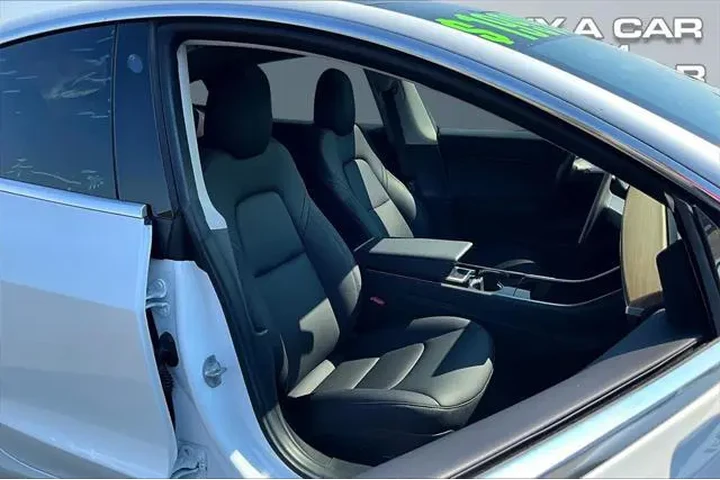 $15998 : Tesla Model 3 2018 Mid Range image 7