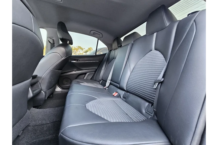 $17995 : 2018 Camry SE image 8