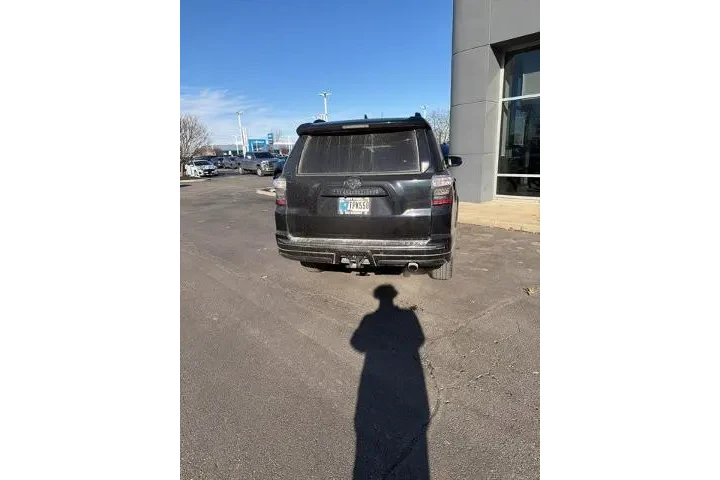 $39995 : Toyota 4Runner 2021 AWD Nigh image 7