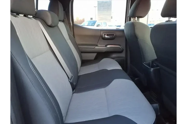 $33200 : Toyota Tacoma 2022 4x4 TRD S image 8