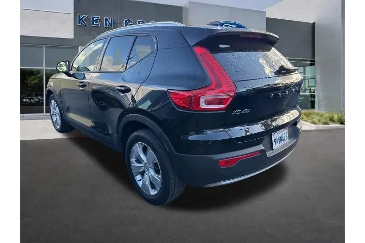 $26879 : Volvo XC40 2022 AWD T5 Momen image 4