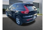 $26879 : Volvo XC40 2022 AWD T5 Momen thumbnail