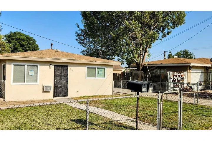 $1200 : Remodeled and features 2 bedro image 9