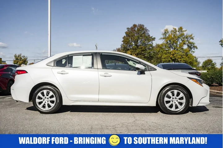 $20399 : Toyota Corolla 2025 LE 4dr S image 3