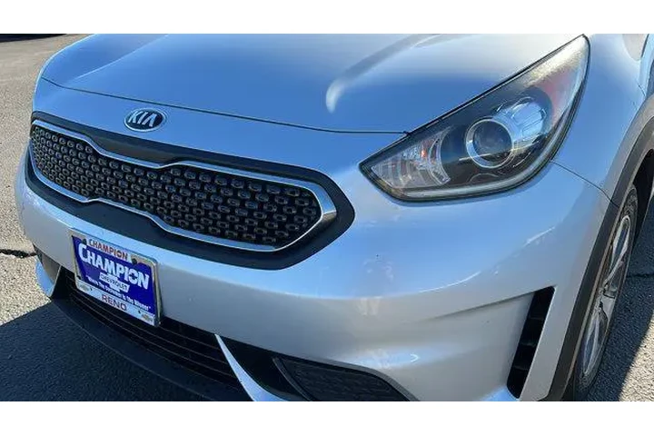 $15984 : Kia Niro 2018 FE 4dr Crossov image 9
