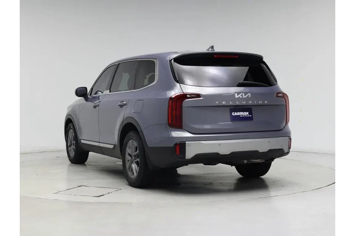 $29998 : Kia Telluride 2023 LX 4dr SU image 2