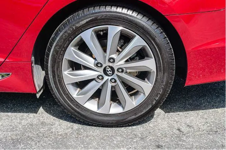 $12000 : Hyundai SONATA 2016 Sport 4d image 9