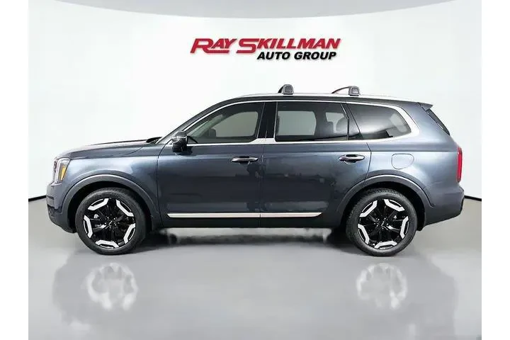 $31975 : Kia Telluride 2024 S 4dr SUV image 4
