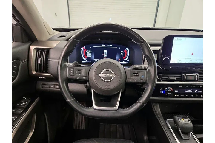 $33998 : Nissan Pathfinder 2023 Plati image 10