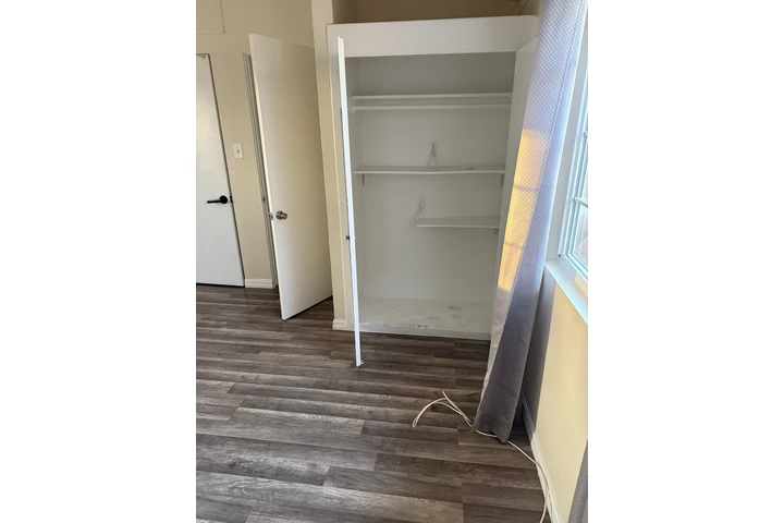 $1400 : Recamaras con baño de renta image 1