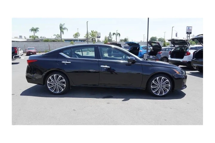 $20784 : 2023 Altima 2.5 SL image 5