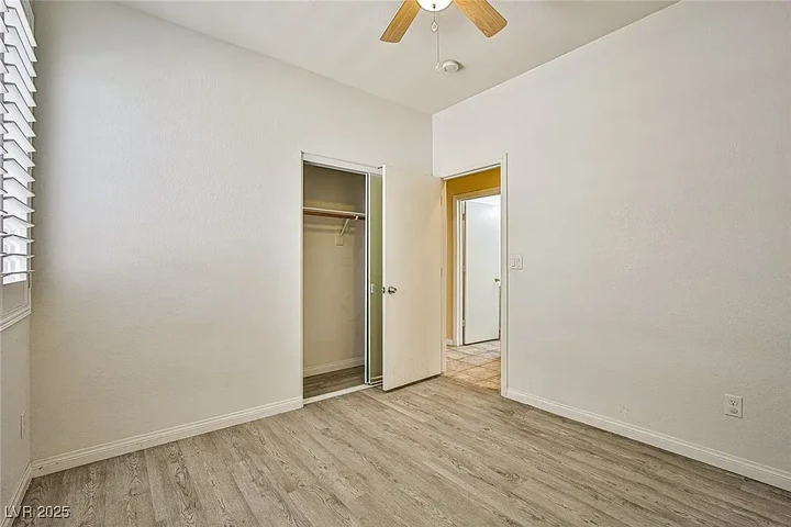 $1500 : 3 Bedroom House in Las Vegas image 6