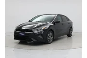 $18998 : Kia Forte 2023 LXS 4dr Sedan thumbnail