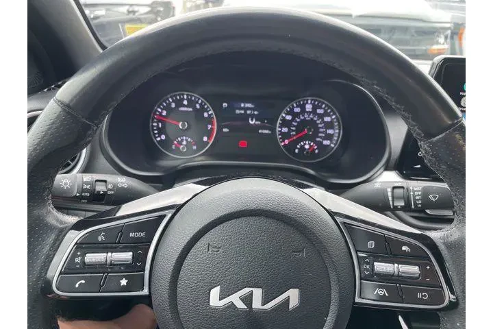 $20992 : Kia Forte 2023 GT-Line 4dr S image 10