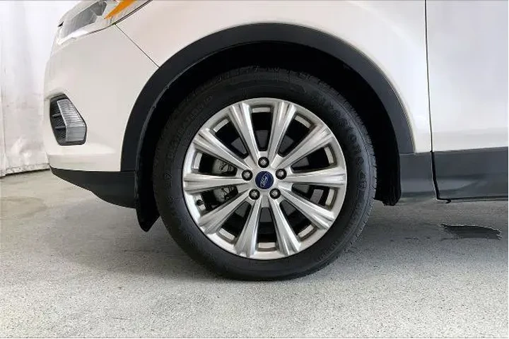 $8951 : Ford Escape 2017 Titanium 4d image 6