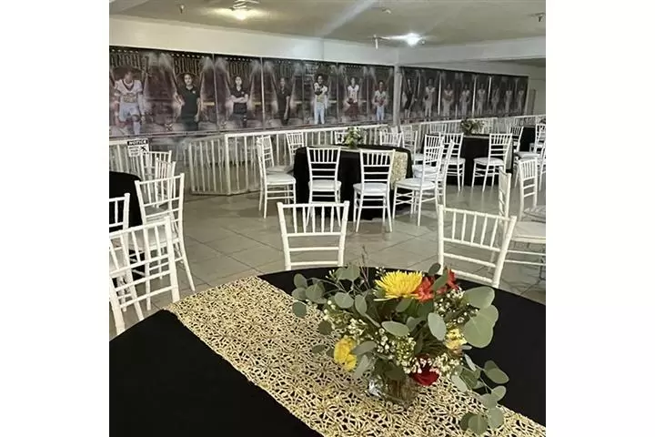 SALÓN DE FIESTAS image 5
