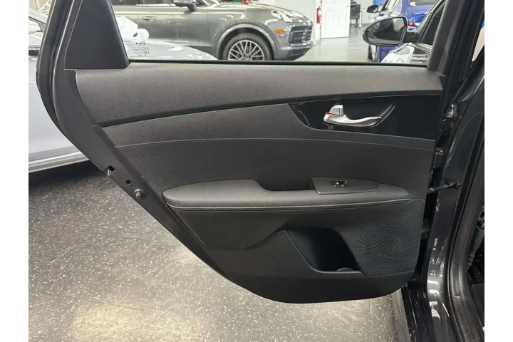 $15850 : Kia Forte 2023 GT-Line 4dr S image 9