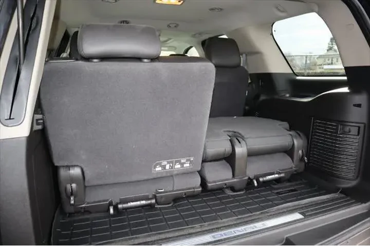 $15999 : GMC Yukon 2013 AWD Denali 4d image 10