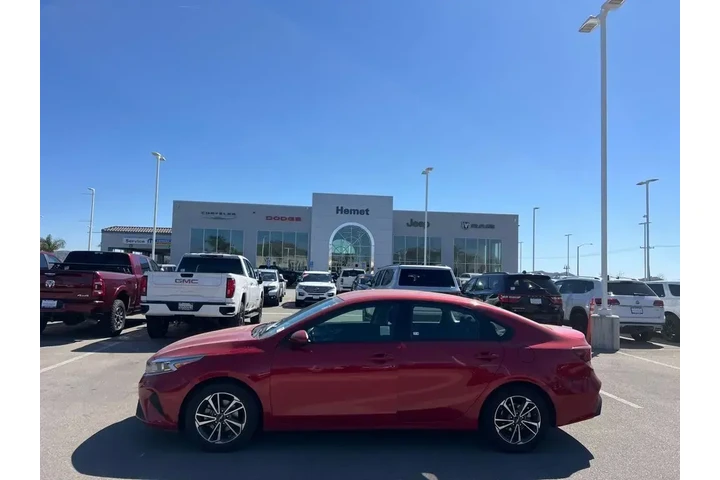 $16805 : Kia Forte 2023 LX 4dr Sedan image 5