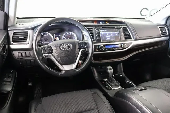 $21032 : Toyota Highlander 2019 AWD L image 2