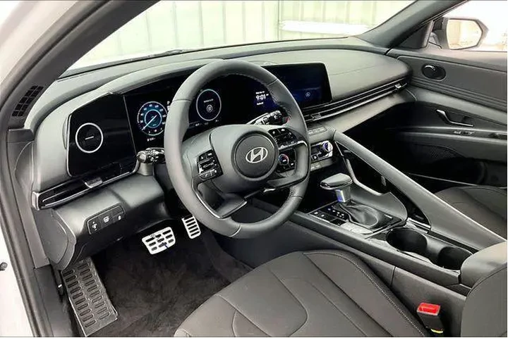 $28979 : Hyundai ELANTRA Hybrid 2025 image 8