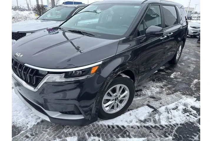 $32000 : Kia Carnival 2024 LX 4dr Min image 1