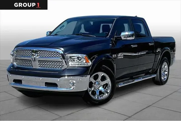 $26498 : Ram 1500 2017 4x4 Laramie 4d image 1