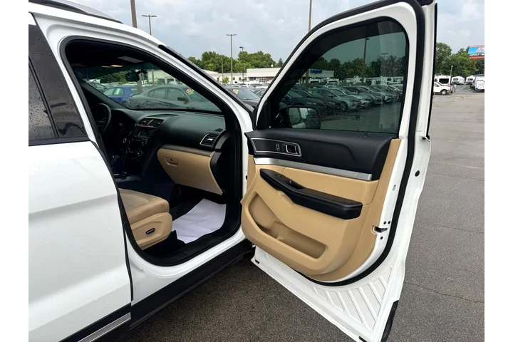 $7980 : 2016 Explorer 4WD 4dr XLT image 8