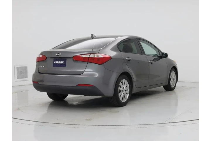 $12998 : Kia Forte 2016 LX 4dr Sedan image 8