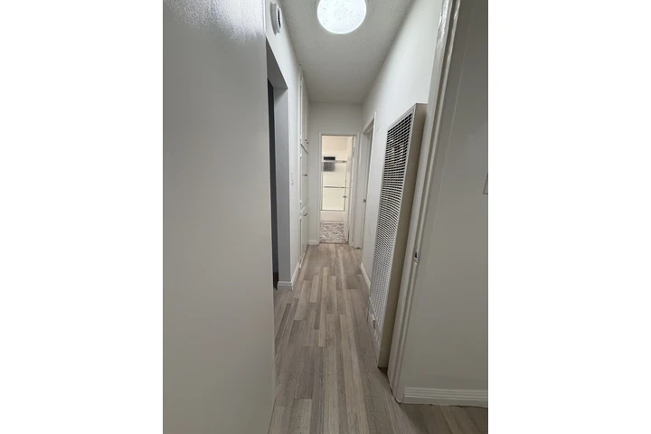 $2295 : Westwood 2 Bd 1 Bath $2,295 image 7