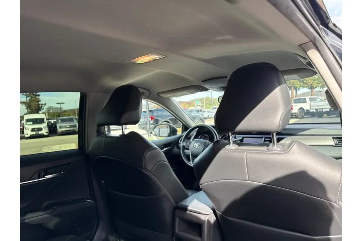 $19999 : Toyota Camry Hybrid 2020 SE image 10