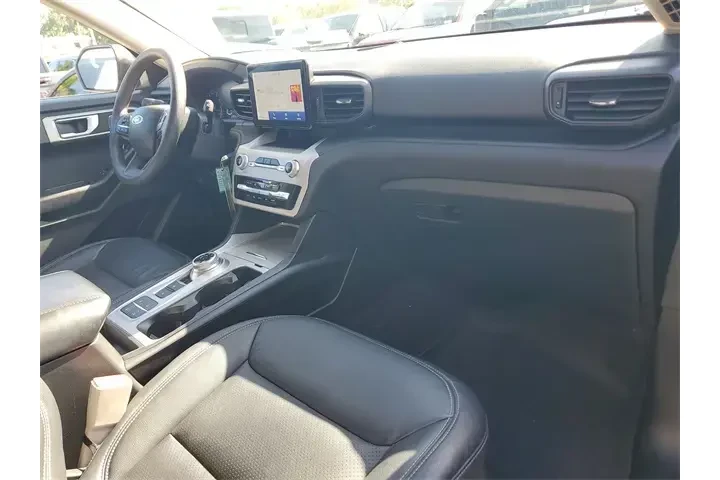 $26990 : Ford Explorer 2023 Base 4dr image 10