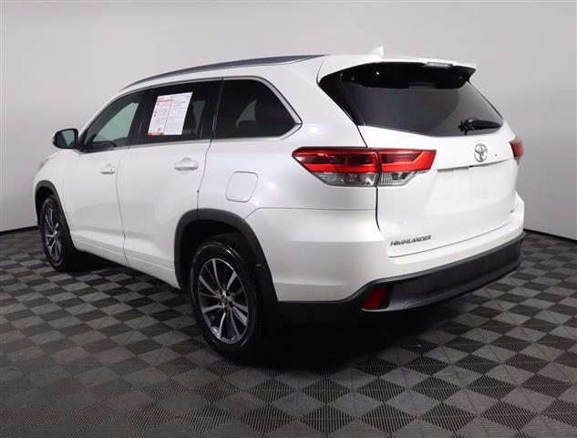 $261000 : toyota HIGHLANDER 2017 image 2