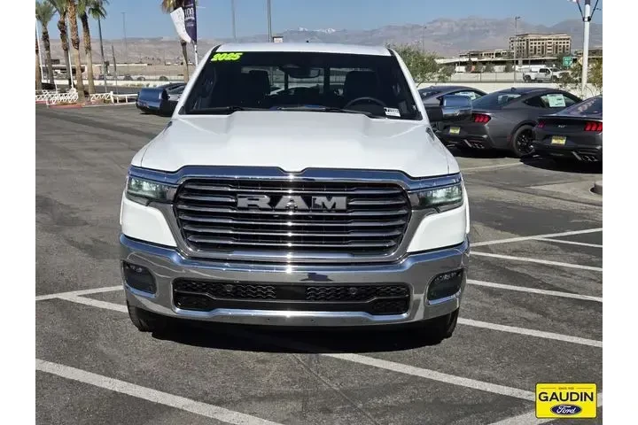 $39988 : Ram 1500 2025 4x4 Laramie 4d image 2