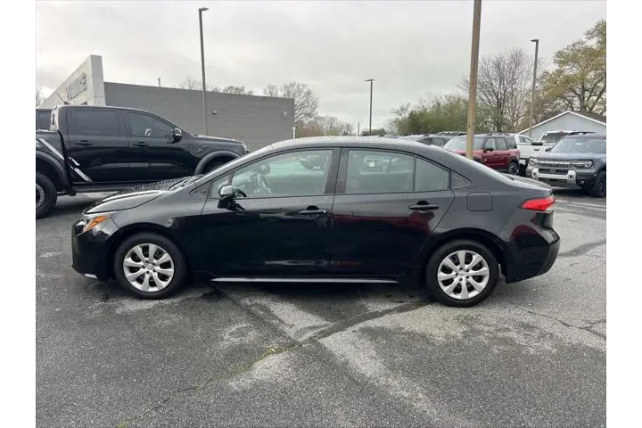 $18697 : Toyota Corolla 2022 LE 4dr S image 4