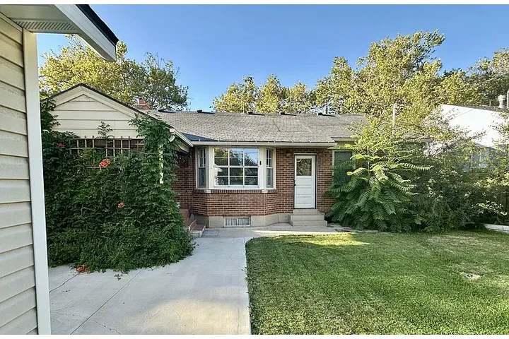 $2215 : HOUSE FOR RENT IN SALT LAKE image 6