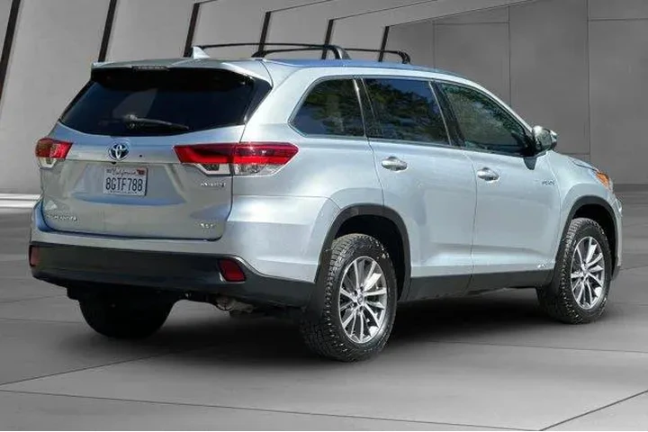 $27500 : Toyota Highlander Hybrid 201 image 4