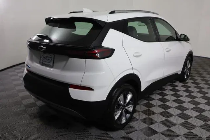 $16999 : Chevrolet Bolt EUV 2023 LT 4 image 8
