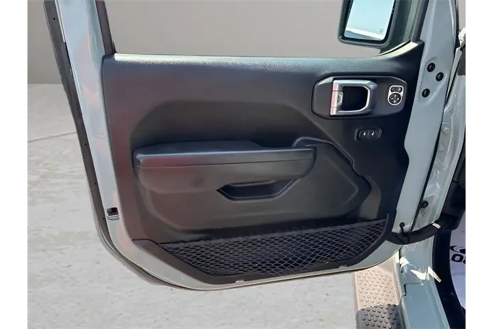 $38649 : Jeep Wrangler 2023 4x4 Rubic image 6