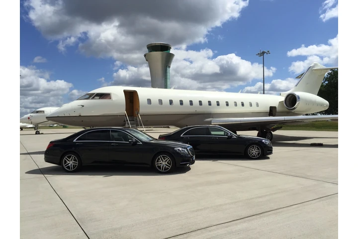 Hamptons Leisure Limo image 3