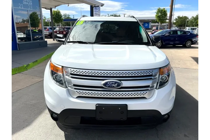 2015 Explorer XLT 4WD image 2