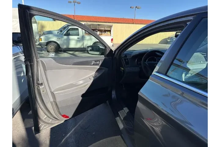 $8139 : Hyundai SONATA 2013 GLS 4dr image 5